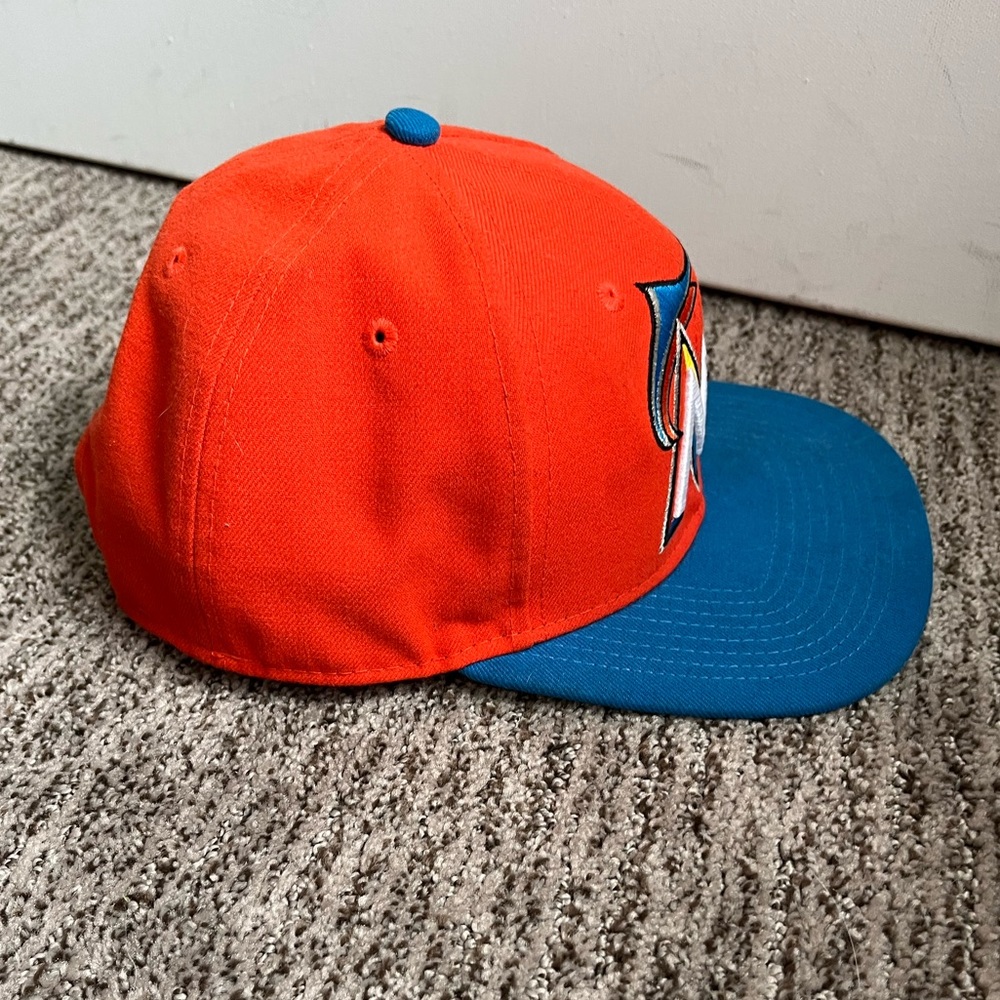Miami Marlins Two Tone Hat - Picture 3 of 5